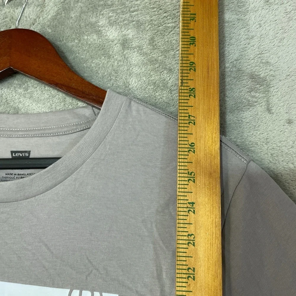 NWT Levi's Graphic T-Shirt Men's Small Gray 100% Cotton Standard Fit